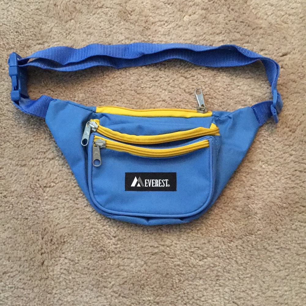 Everest fanny pack BRAND NEW